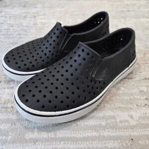 Native Miles Slip On Shoes Black White Size 1 Big Kid Waterproof
